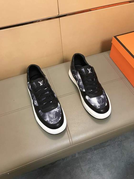 Picture of Louis Vuitton Shoes _SKULVsz38-44hnh082015688